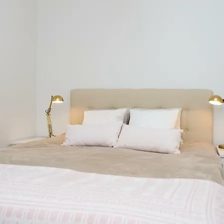 Brand New Next To The Harbour And City Center Apartment *